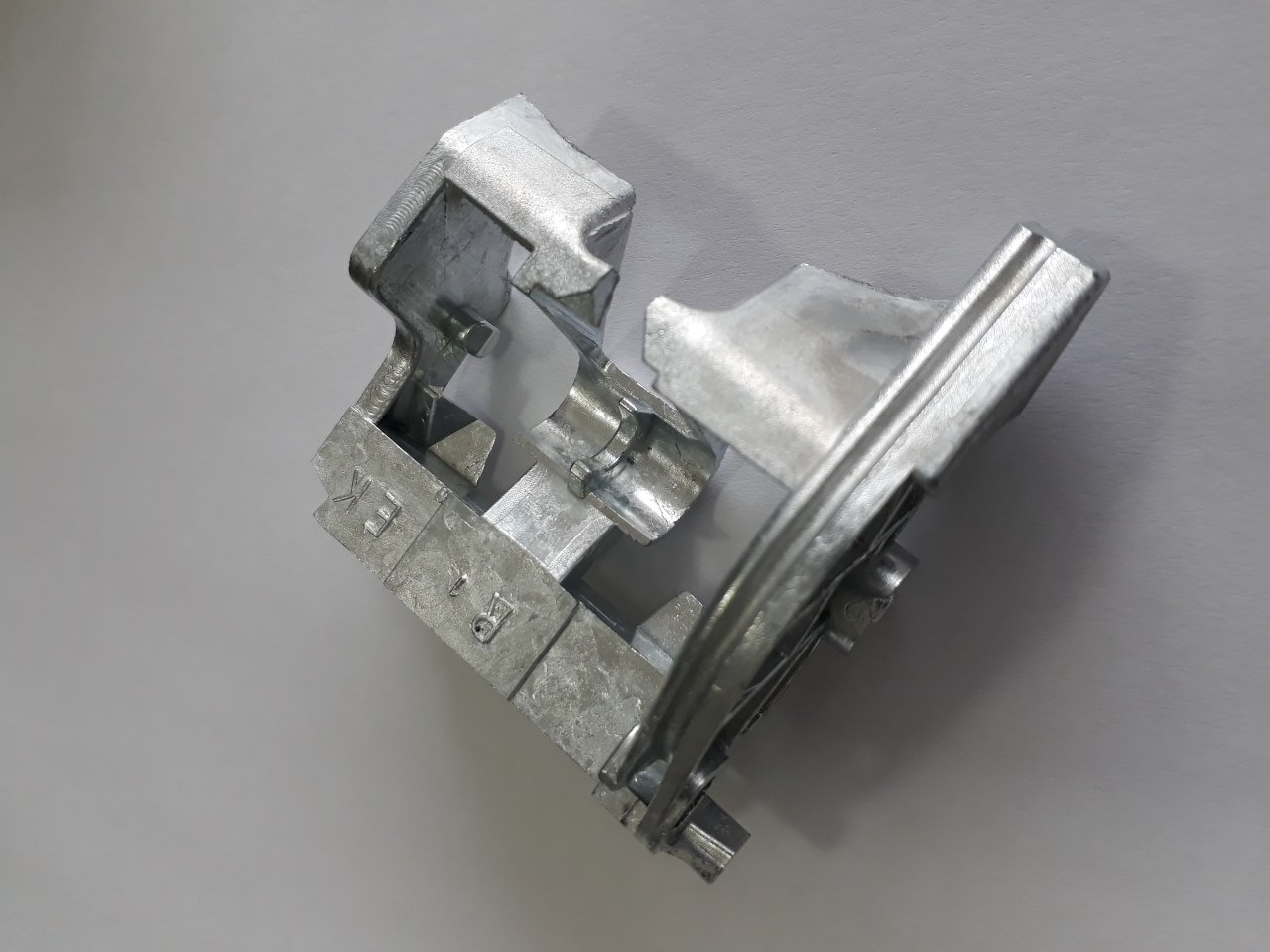 Dış Kapı Kol Zamağı Sol - Passat B6 - B7